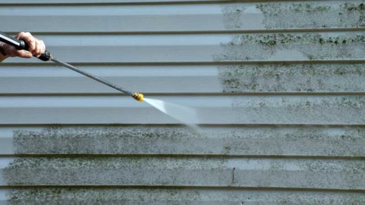 Cleaning Siding with a Pressure Washer